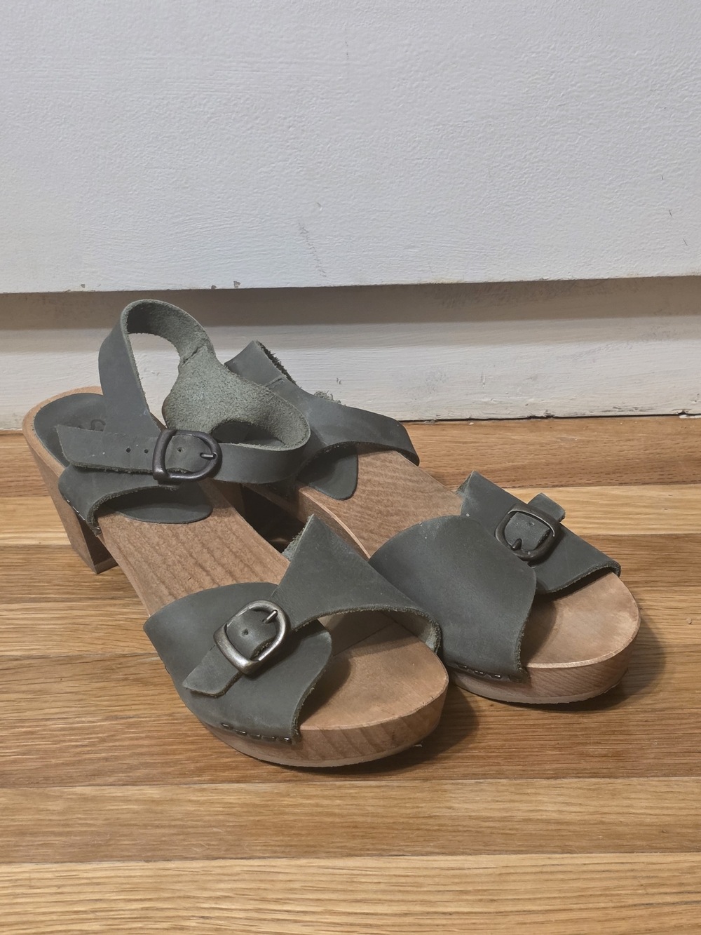 Sanita Women’s 37 Olive Green Danish Buckle Wood 2 Inch Heel Clog Sandals
